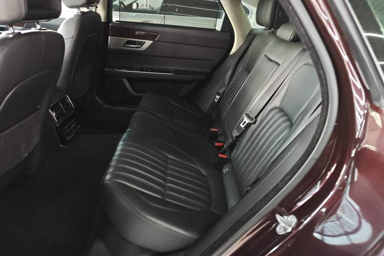 Used Jaguar XFL 2018 XFL 3.0 SC 340 PS Luxury Edition
