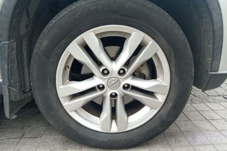 Used Nissan X-Trail 2012 2.5L CVT Luxury Edition 4WD Right Front Wheel Hub
