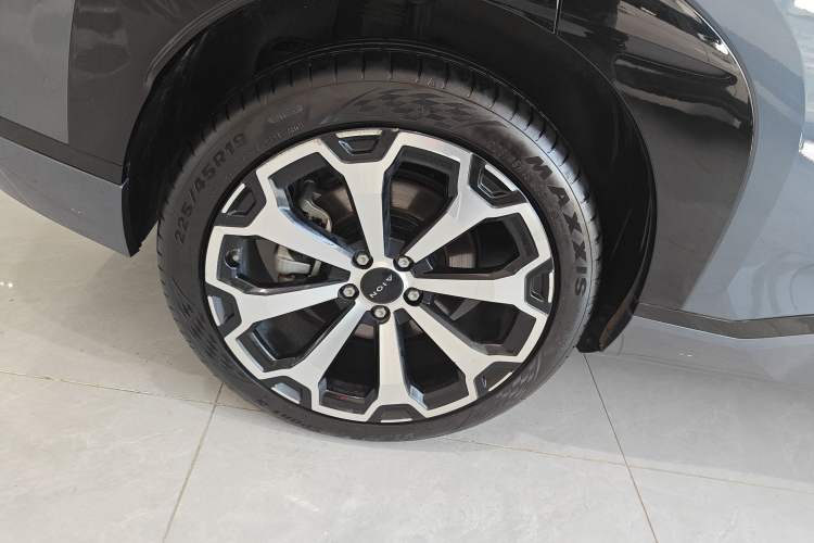 Used AION V 2024 Aion Tyrannosaurus 650 LiDAR Edition Exterior 8