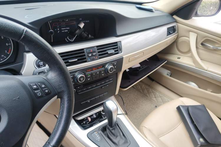 Used BMW 3 Series 2012 320i Luxury Edition