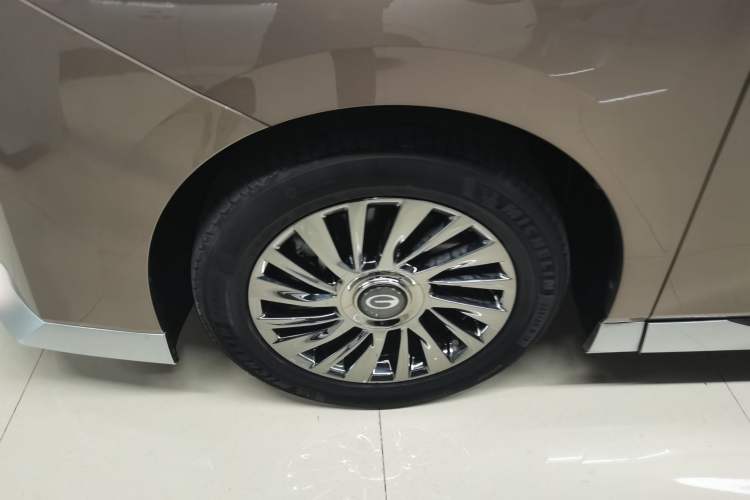 Used GAC Trumpchi M8 2023 Zongshi Series Dual-Motor Flagship Edition