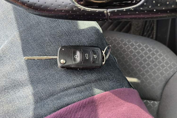 Used Volkswagen Polo 2014 1.6L Cross Polo Automatic Vehicle Key