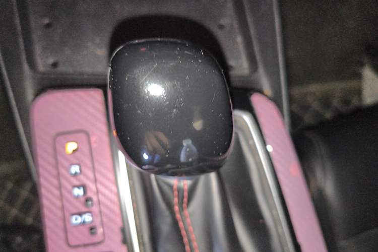 Used MG 5 2021 180 DVVT CVT Youth Luxury Edition Gear Lever