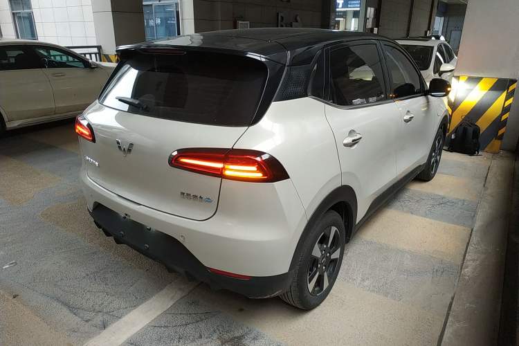 Used Wuling Bingo PLUS 2024 330 km Range Five-Seater Version Rear Right 45 Deg