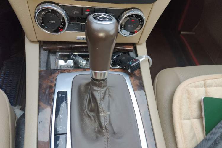 Used Mercedes-Benz C-Class 2011 C 200 CGI Elegant Model Gear Lever