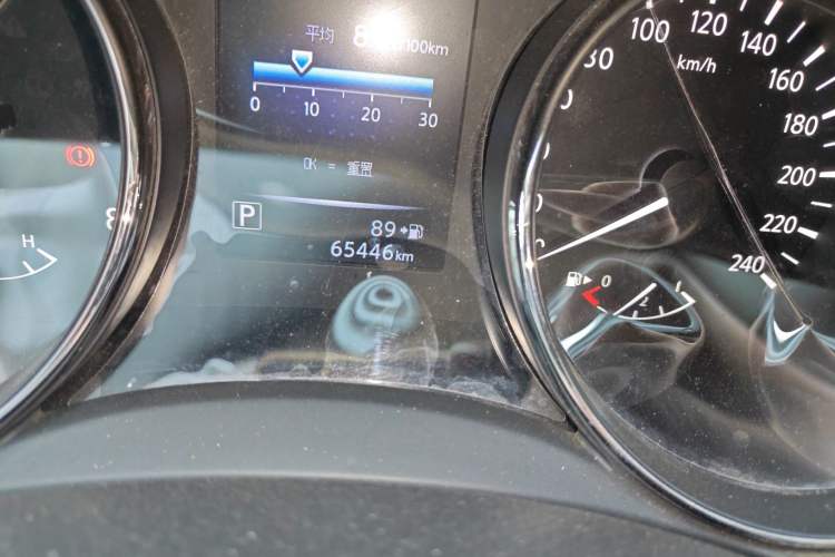 Used Nissan X-Trail 2017 2.0L CVT Comfort Edition 2WD Odometer Close Up