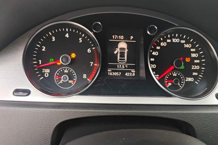 Used Volkswagen FAW-Volkswagen CC 2011 2.0 TSI Ultimate Edition Odometer Close Up