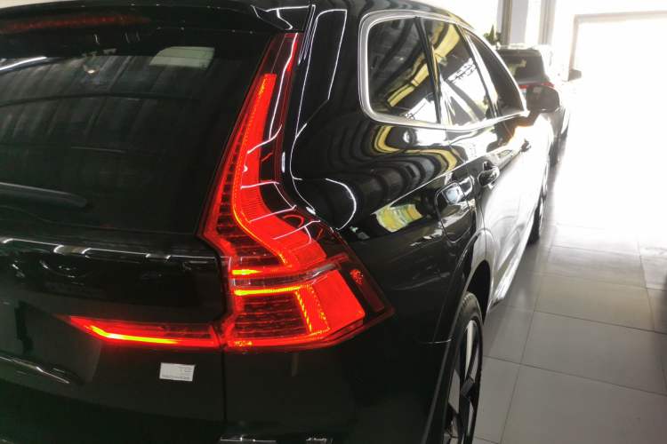 Used Volvo XC60 New Energy 2024 T8 Plug-in Hybrid Long-Range All-Wheel Drive Smart Luxury Edition
