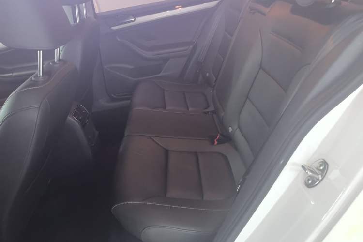 Used Volkswagen Sagitar 2017 230TSI Automatic Comfort Version
