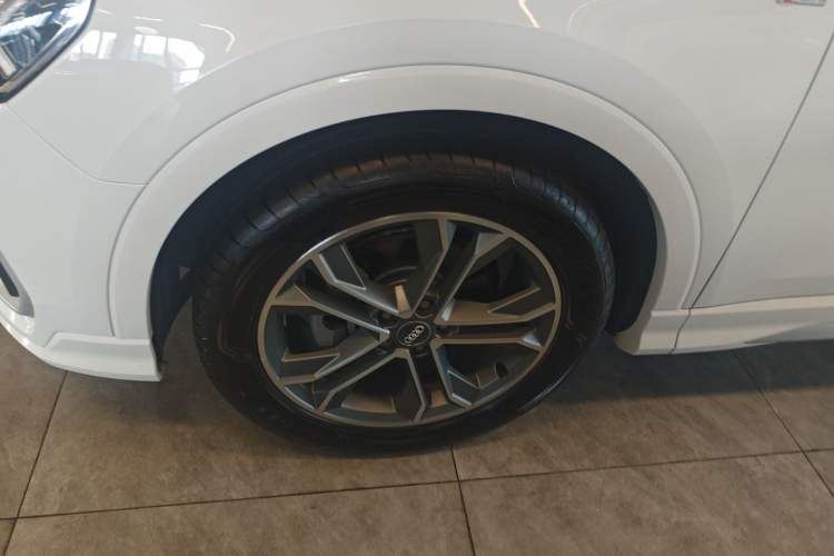 Used Audi Q3 2020 40 TFSI Fashion Dynamic Model