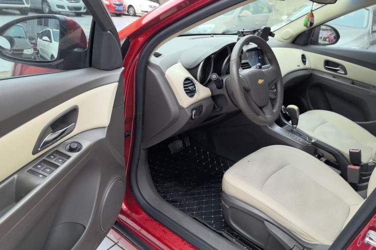 Used Chevrolet Cruze 2015 1.5L Classic SE AT Driver Seat