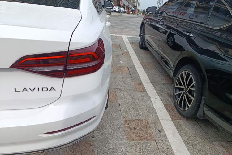 Used Volkswagen Lavida 2022 1.5L Automatic Comfort Edition
