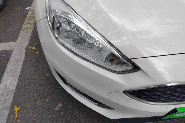 Used Ford Focus 2015 Hatchback EcoBoost 180 Automatic Elite Model Right Front Headlight