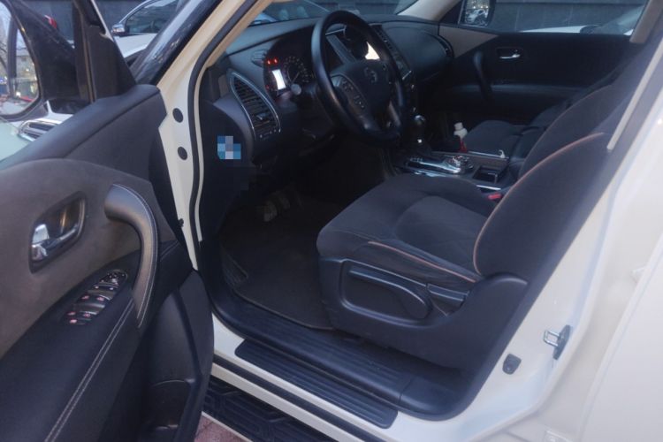 Used Nissan Patrol 2018 4.0L LinkedIn Edition Driver Seat