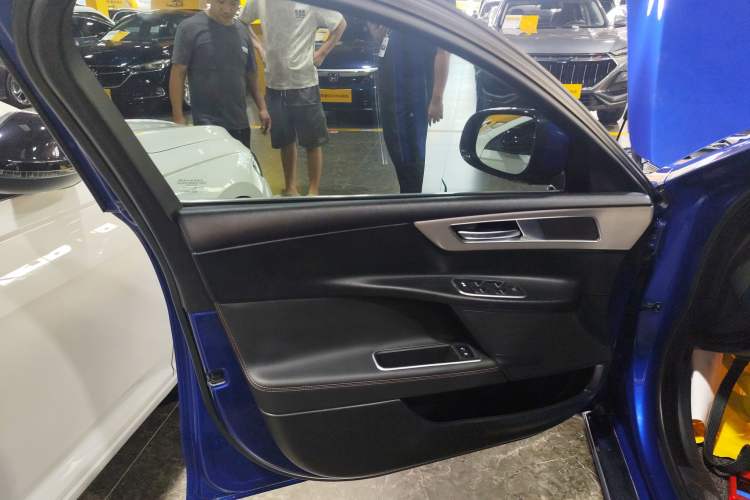 Used Jaguar XEL 2018 2.0T 200 PS LOVE Devotion Edition