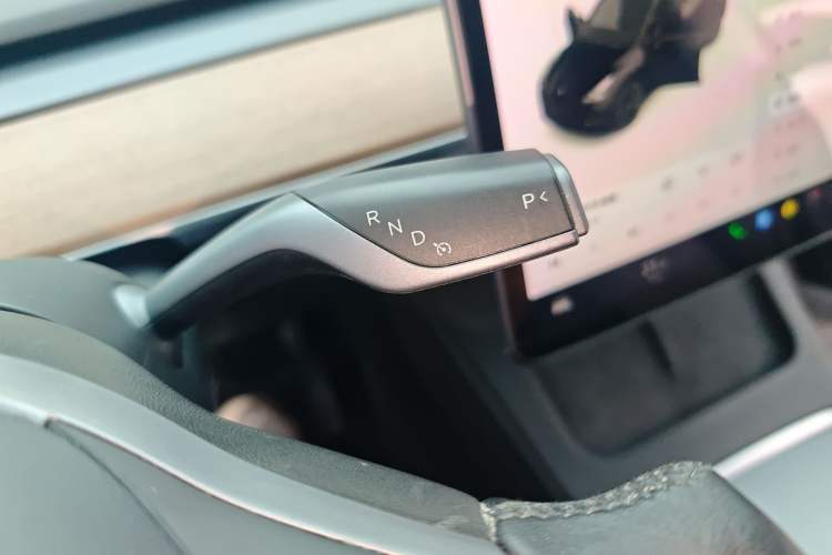 Used Tesla Model Y 2021 Long-Range All-Wheel-Drive Version Gear Lever