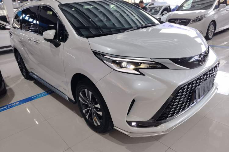 Used Toyota Granvia 2024 2.5L Hybrid Prestige PLUS Four-Wheel Drive Version Front Right 45 Deg