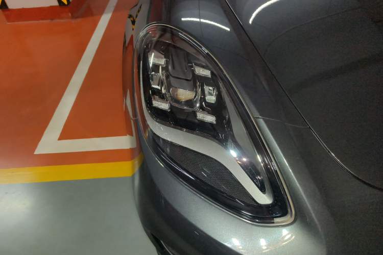 Used Porsche Panamera 2023 Facelifted Panamera 2.9T Platinum Edition Right Front Headlight