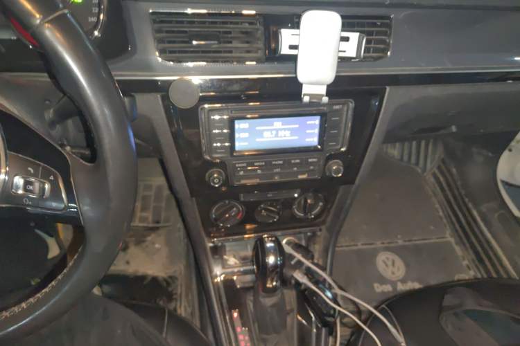 Used Volkswagen C-TREK 2018 230TSI DSG Comfort Model Audio And AC Panel