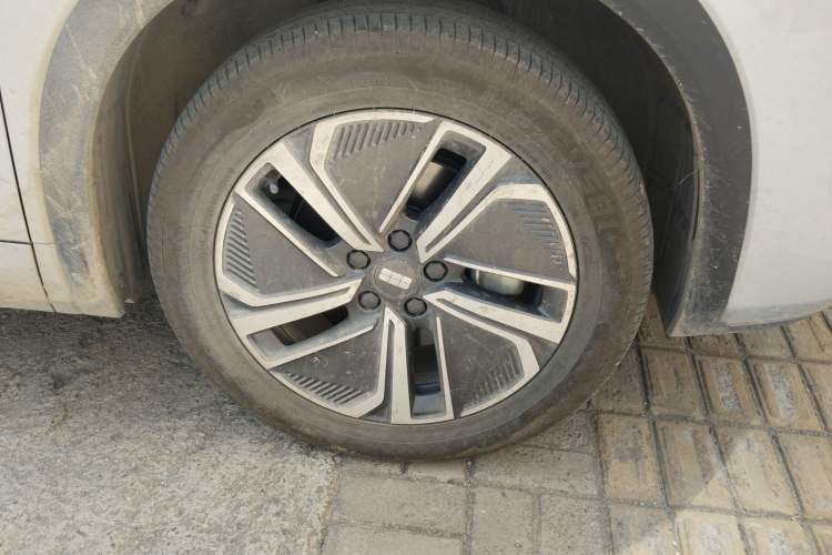 Used Geely Galaxy Xingjian 7 EM-i 2025 120km Exploration+ Version
