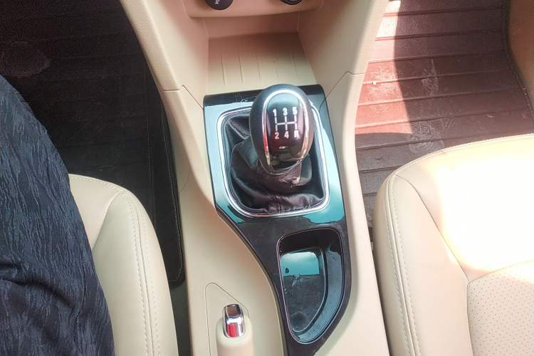 Used Baojun 730 2016 1.5L Manual Comfort Version 7 Seats China V Emission Standard