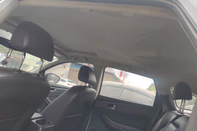 Used Venucia T70 2015 2.0L Manual RuiXiang Edition