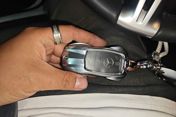 Used Mercedes-Benz GLB 2024 Refresh GLB 220 Fashion Edition Vehicle Key