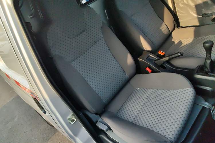 Used Wuling Zhiguang 2023 1.5L Utility Version with Enclosed Windows 2 Seats
