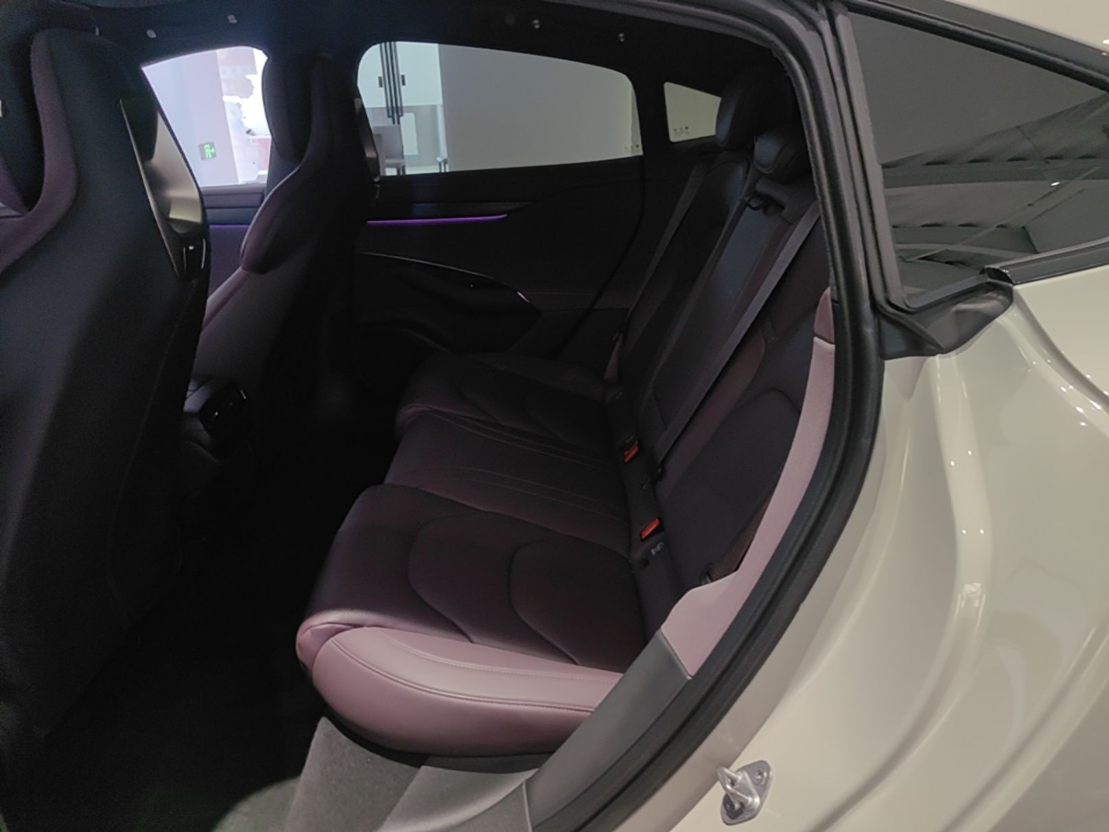 Xiaomi Auto SU7 2024 Rear-Drive Long-Range Intelligent Driving Version — снимка 20