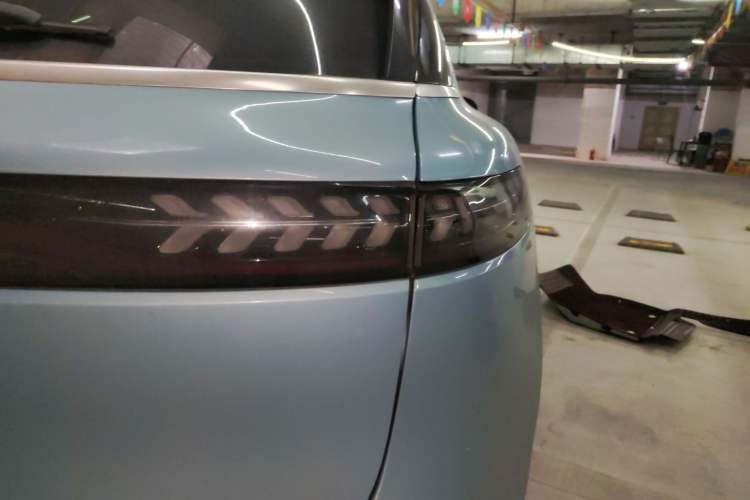 Used VOYAH FREE 2021 Four-Wheel Drive Standard Range-Extended Exclusive Luxury Package
