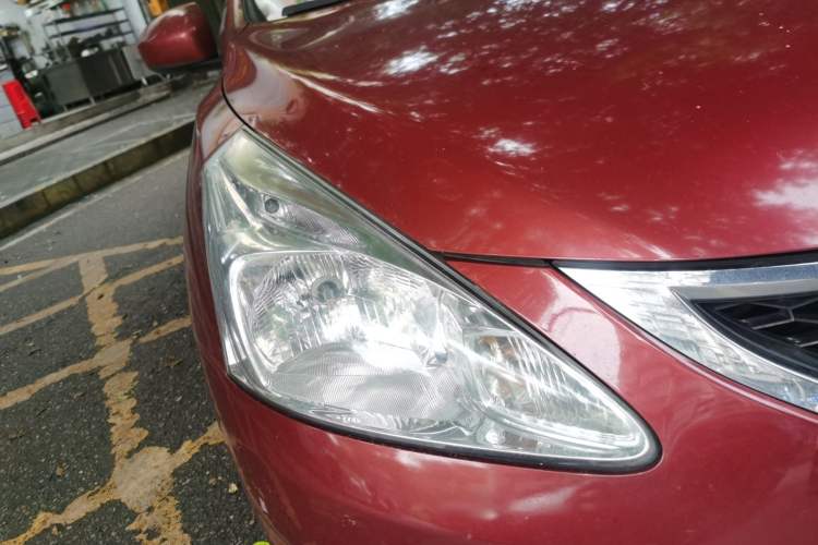 Used Nissan Tiida 2013 1.6L CVT Cool Cafe Edition Right Front Headlight