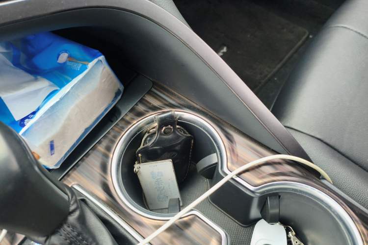 Used Toyota Camry 2019 Revised Version 2.0G Luxury Edition
