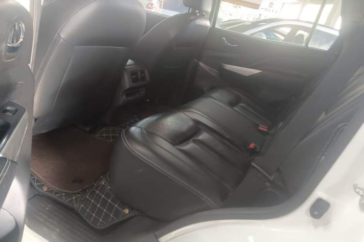 Used Nissan Terra 2020 2.5L XL Upper Automatic Two-Wheel Drive Luxury Edition
