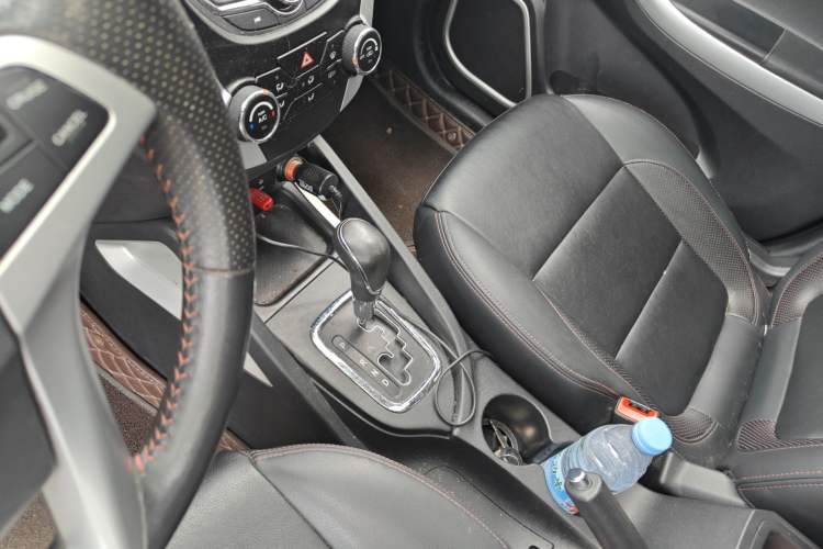 Used CHANGAN CS35 2016 1.6L Automatic Luxury Model China IV Standard
