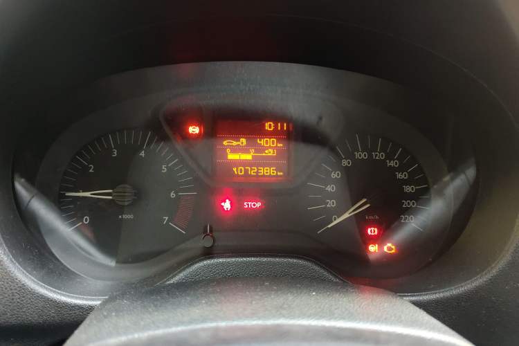 Used Citroen Elysee 2015 Zhishang Edition 1.6L Manual Fashion Model
