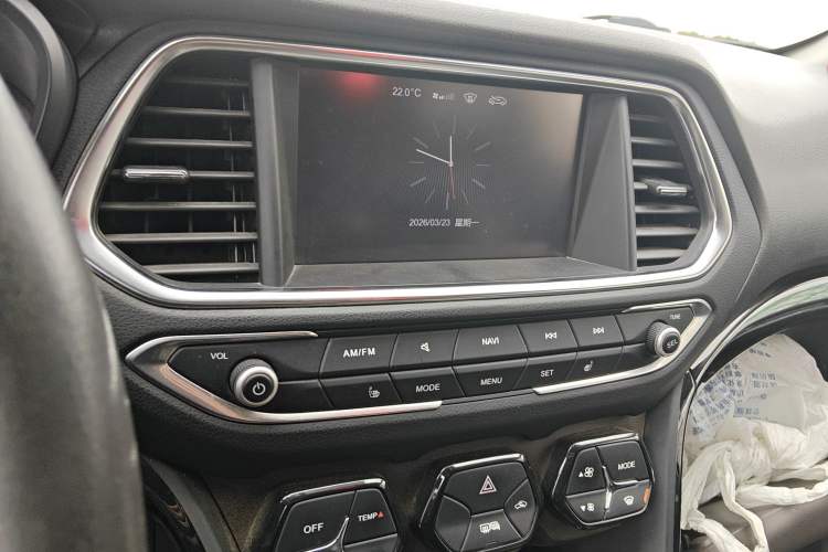 Used GAC Trumpchi GS4 2016 235T G-DCT Luxury Edition Audio And AC Panel