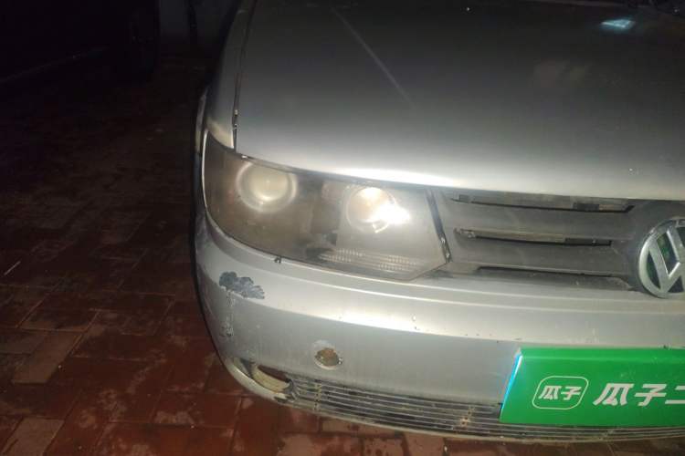 Used Volkswagen Jetta 2010 1.6L Partner Right Front Headlight