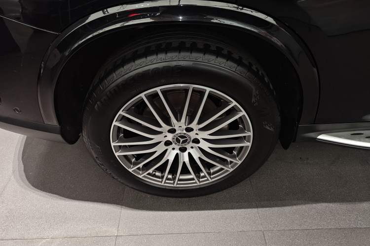 Used Mercedes-Benz GLC 2023 GLC 300 L 4MATIC Dynamic Edition 5-seater Right Rear Wheel Hub