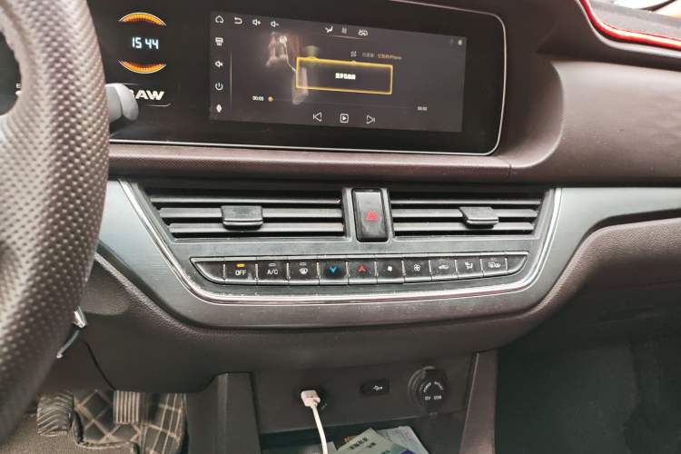 Used BAW Ruisheng Ace M7 2023 2.0L Long-wheelbase Executive Version 9 Seats Audio And AC Panel