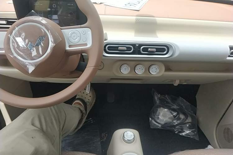 Used Wuling Hongguang MINIEV 2024 3rd Generation 215km Youth Edition