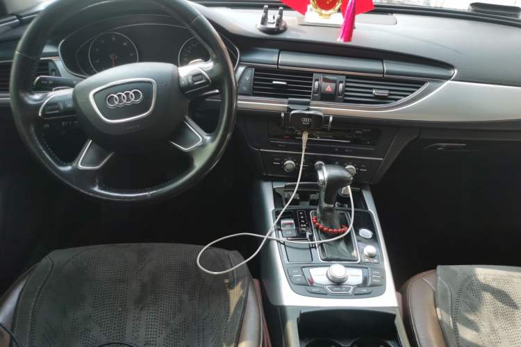 Used Audi A6L 2014 30 FSI Technology Model Center Console