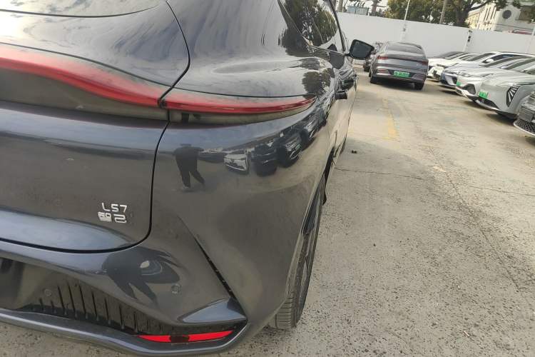 Used IM LS7 2023 100kWh Lux All-Wheel-Drive Version
