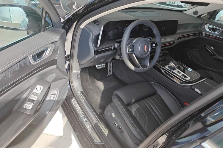 Used Hongqi H9 2025 Model Facelifted 2.0T Two-Wheel Drive Flag-Style Luxury Business Edition, 5 Seats