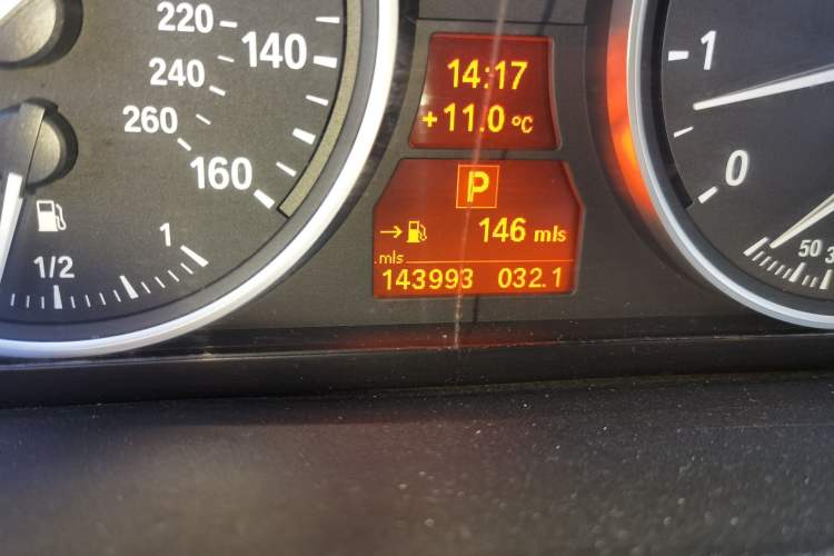 Used BMW X5 2011 xDrive35i low-power version U.S. specification Odometer Close Up