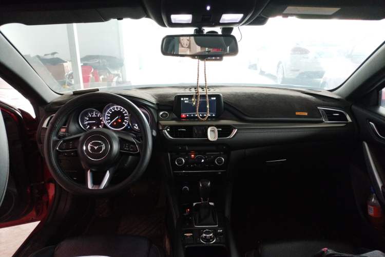 Used Mazda Atenza 2018 2.5L Blue Sky Prestige Edition China VI compliant Center Console