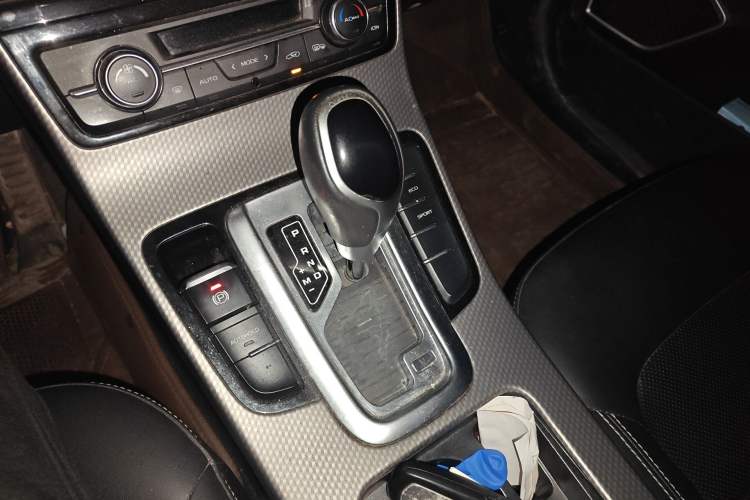 Used Geely Auto Emgrand GS 2016 Sport Edition 1.8L Automatic LingShang Model Gear Lever