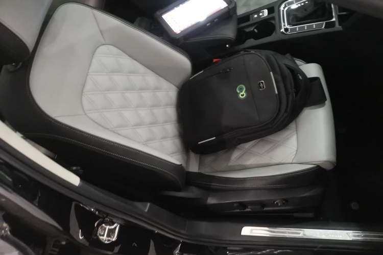 Used Volkswagen Magotan 2023 2 Million Units Limited Edition 330TSI DSG Leading Version