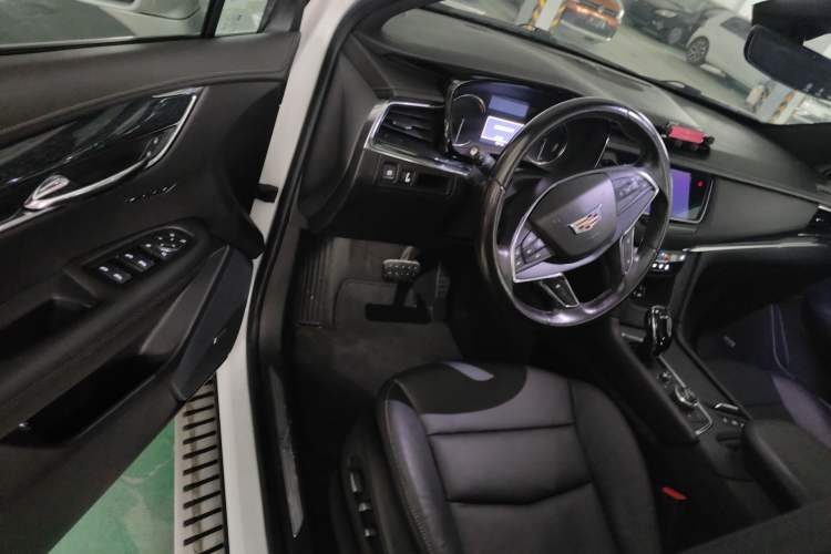 Used Cadillac XT5 2020 28T Luxury Version Driver Seat