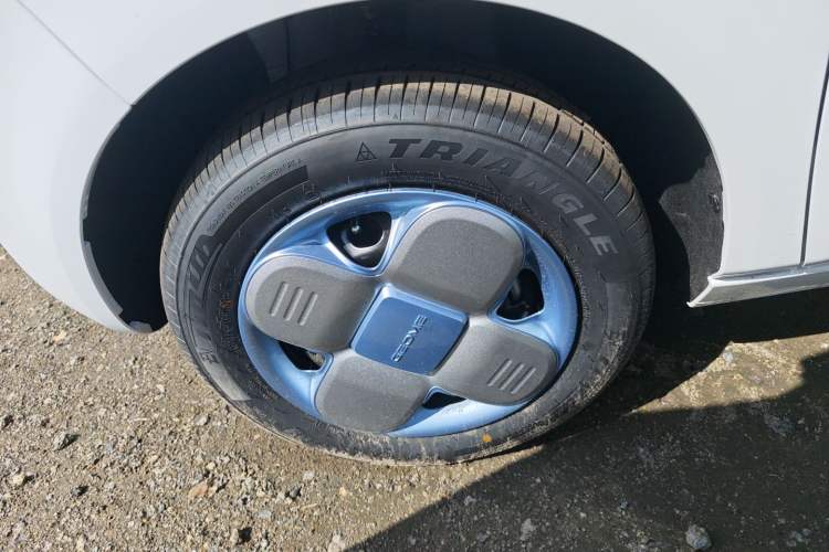 Used Geely Galaxy Panda 2024 Panda Mini 200km Endurance Bear Left Front Wheel Hub