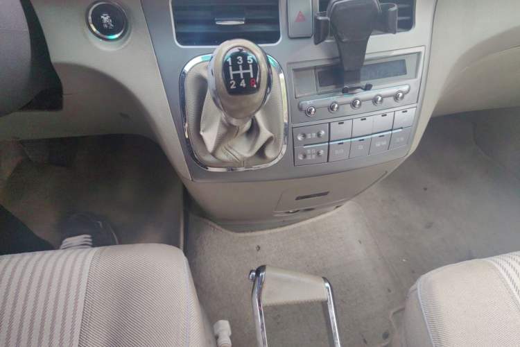 Used BYD M6 2013 2.0L Manual Comfort Edition
